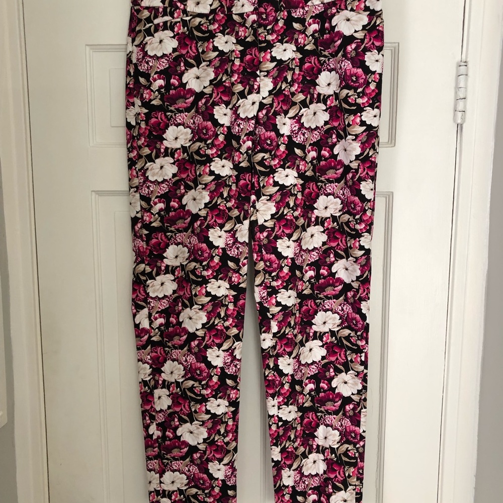 WHBM slim ankle floral pants